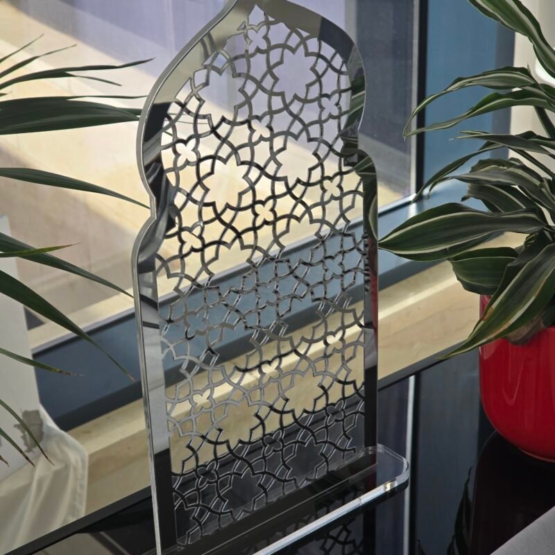 Medium Mihrab with Floral Pattern in Silver